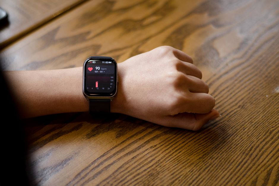 Tensiom&egrave;tre montre de suivi sant&eacute;